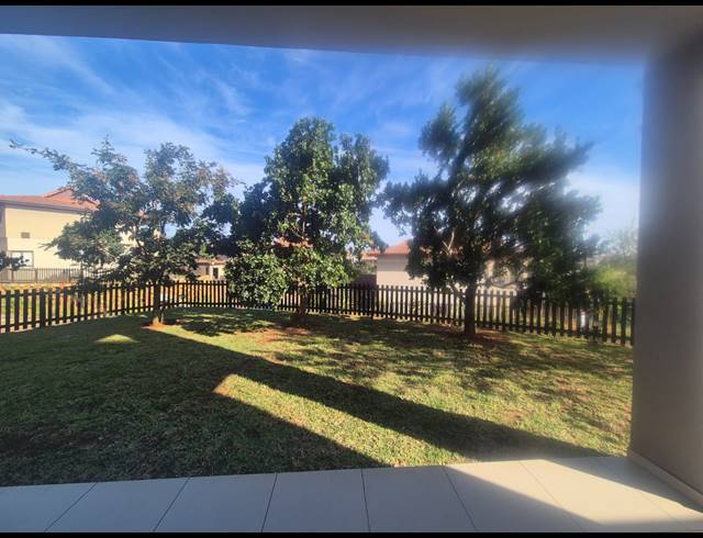4 BEDROOM TOWNHOUSE FOR SALE IN IZINGA ESTATE
